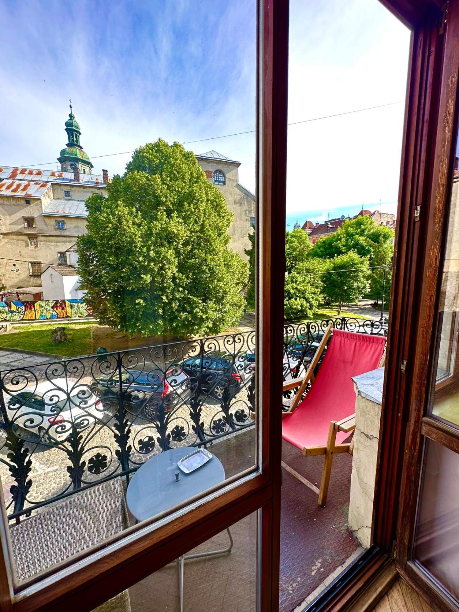 Romantic Apartments - Оn Valova Street Lviv Exteriör bild