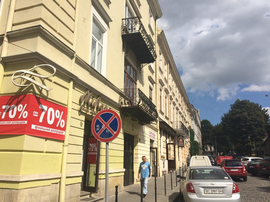 Romantic Apartments - Оn Valova Street Lviv Exteriör bild